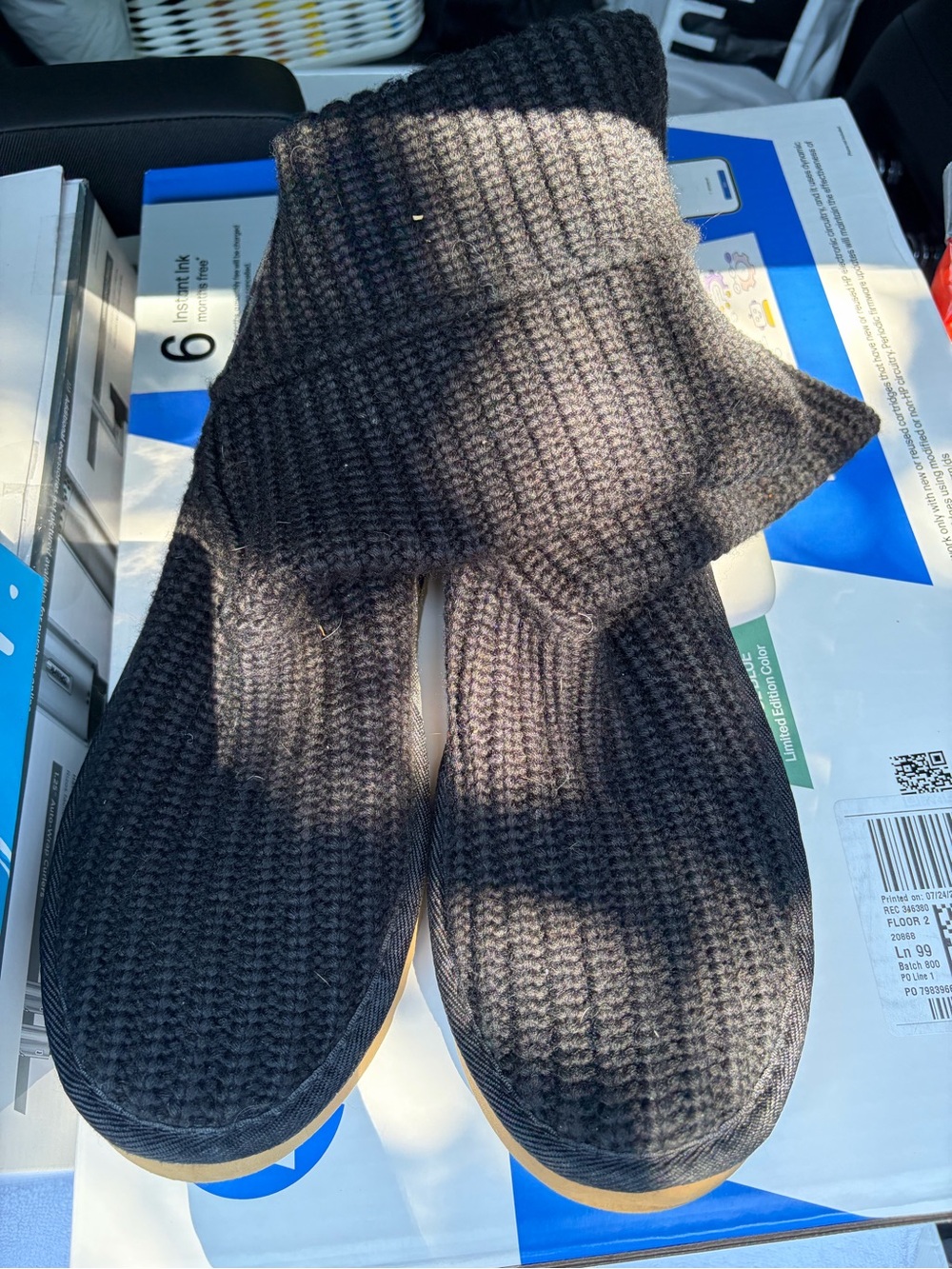 UGG womens Black Classic Slip-On knit  boots sz 10